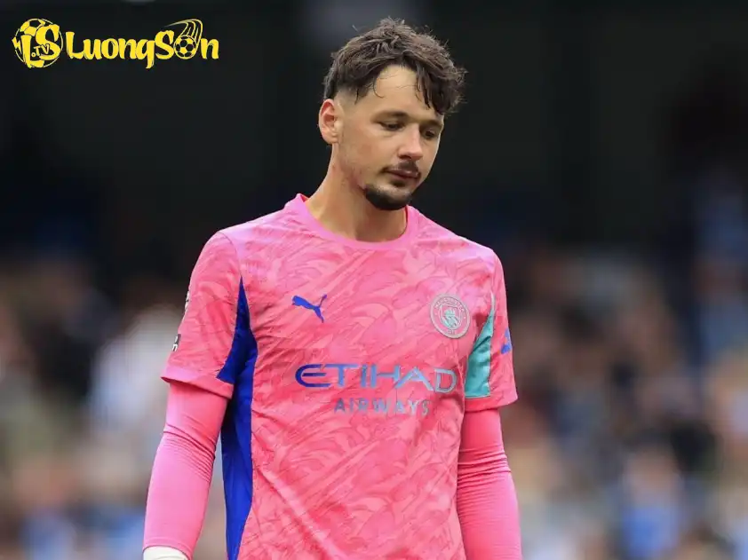 Trafford cần nhanh chóng tìm lại sự tự tin trong khung gỗ của Man City sau sai lầm ở trận đấu với Tottenham (Ảnh: Extratime Talk)