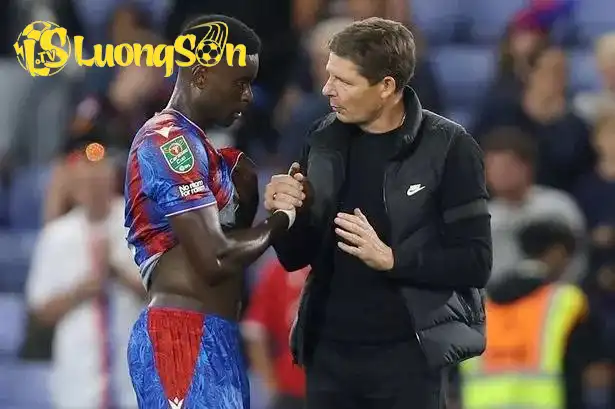 Trung vệ người anh vẫn là trụ cột trong sơ đồ của hlv Oliver Glasner tại Crystal Palace. (Ảnh: Nền tảng X) Trung vệ người anh vẫn là trụ cột trong sơ đồ của hlv Oliver Glasner tại Crystal Palace