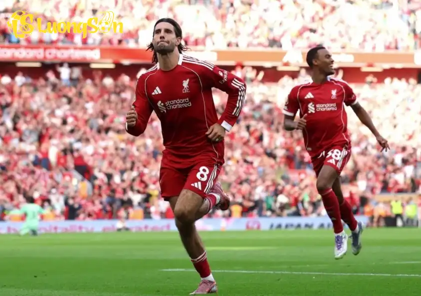 Liverpool hiện dẫn đầu BXH Premier League và mục tiêu của Arsenal là chiếm lấy top 1