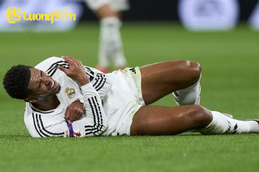 Chấn thương vai của Bellingham. (Ảnh: Goal) Chấn thương vai của Bellingham. (Ảnh: Goal)