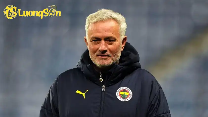 Quyết định này được đưa ra khi Benfica thua sốc Qarabag tại Champions League (Ảnh: Mirror) Quyết định này được đưa ra khi Benfica thua sốc Qarabag tại Champions League (Ảnh: Mirror)