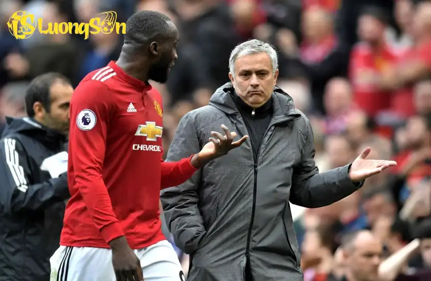 Tình huống căng thẳng được cho là diễn ra khi Mourinho còn dẫn dắt MU. (Ảnh: Sky Sports) Tình huống căng thẳng được cho là diễn ra khi Mourinho còn dẫn dắt MU.
