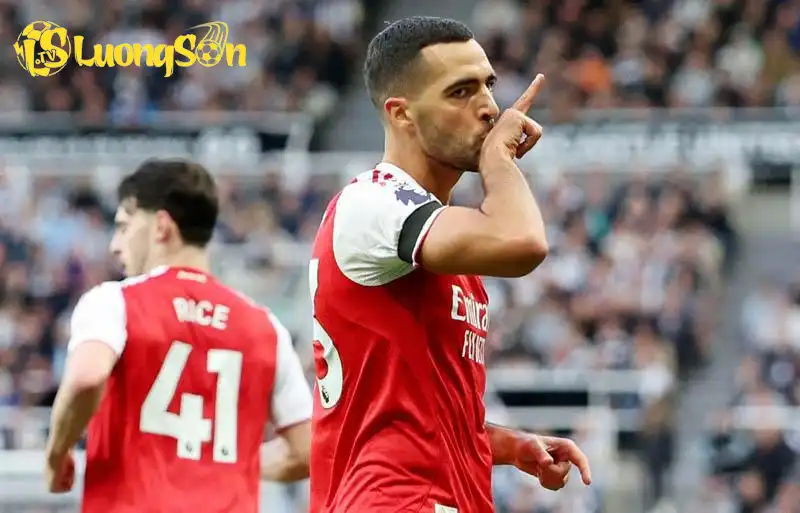 Merino ghi bàn ngay khi được Arteta đưa vào sân