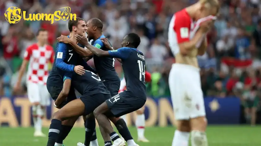 4-2 mới là tỷ số phổ biến nhất trong các trận chung kết World Cup, trong đó có trận đấu quyết định giữa Pháp vs Croatia hồi năm 2018. 4-2 mới là tỷ số phổ biến nhất trong các trận chung kết World Cup, trong đó có trận đấu quyết định giữa Pháp vs Croatia hồi năm 2018.