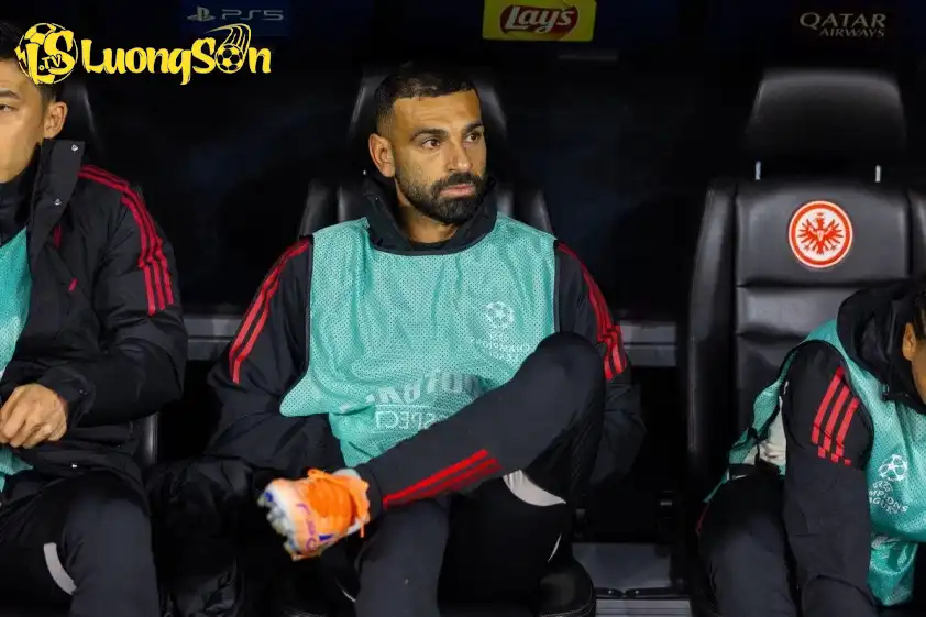 Salah đang phải làm quen với ghế dự bị gần đây. (Ảnh: ESPN) Salah đang phải làm quen với ghế dự bị gần đây.