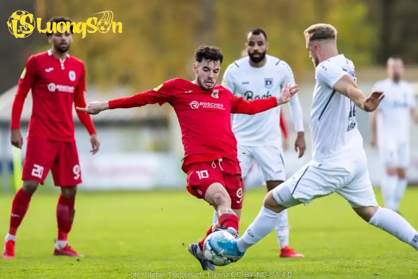 Stadtallendorf được đánh giá vượt trội so với Weidenhausen