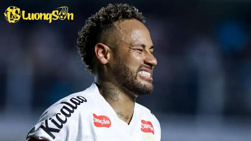 Neymar lại chấn thương và không thể ra sân cho Santos (Ảnh: GOAL) Neymar lại chấn thương và không thể ra sân cho Santos (Ảnh: GOAL)
