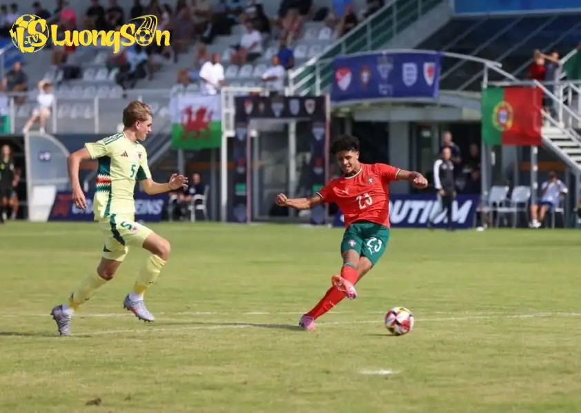 Ronaldo Jr lập công cho U16 Bồ Đào Nha. Ronaldo Jr lập công cho U16 Bồ Đào Nha.